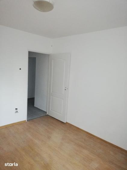 Vanzare/Chirie. Parter cu balcon acces separat ,schimb cu Teren - 5