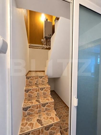 Casă individuală cu 4 camere cu Canalizare în Ghirdoveni