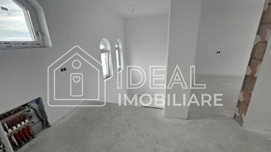 Casă individuală cu 4 camere cu Canalizare în Periferie