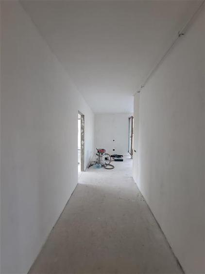 Apartament cu 3 camere semidecomandat în Grigorescu