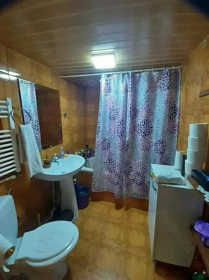 Casă cu 6 camere cu Teren 283 Mp în Școlilor