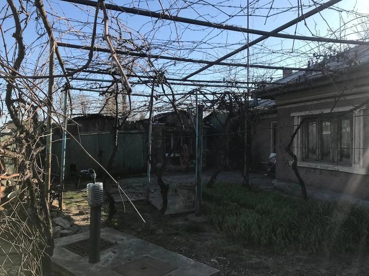 Casă cu 3 camere cu Teren 216 Mp în Rahova