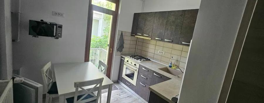Apartament cu 3 camere decomandat, mobilat în Floreasca