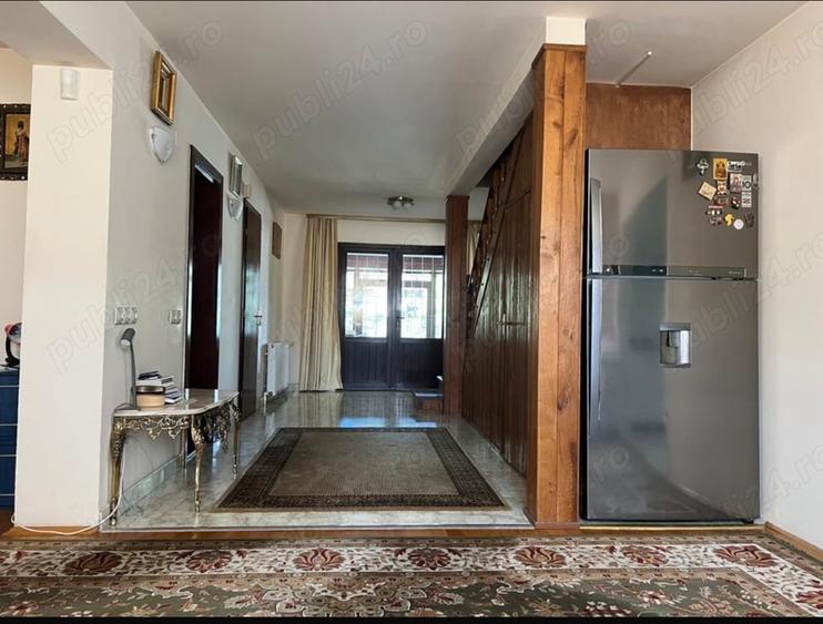 Casă cu 6 camere cu Teren 1000 Mp în Central