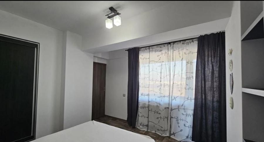 Apartament cu 2 camere semidecomandat, mobilat în Văcăresti