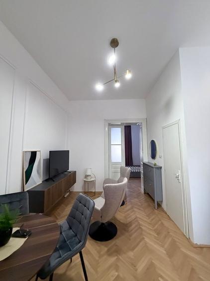 Apartament cu 2 camere decomandat, mobilat în Sinaia