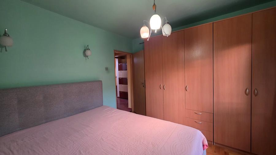 Apartament cu 3 camere decomandat, mobilat în Soarelui