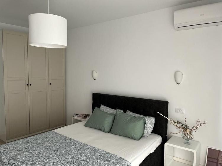 Apartament cu 2 camere decomandat, mobilat în Victoriei