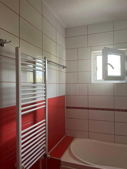 Apartament cu 2 camere semidecomandat în Far
