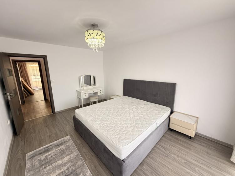 Apartament cu 3 camere semidecomandat, mobilat în Florești