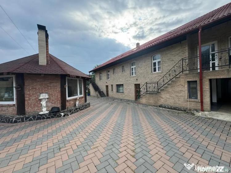Casă cu 7 camere cu Teren 2500 Mp în Sucevița
