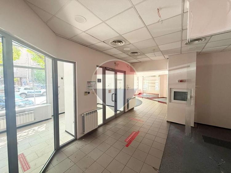 Spațiu comercial, de 305 mp, în Gara de Nord