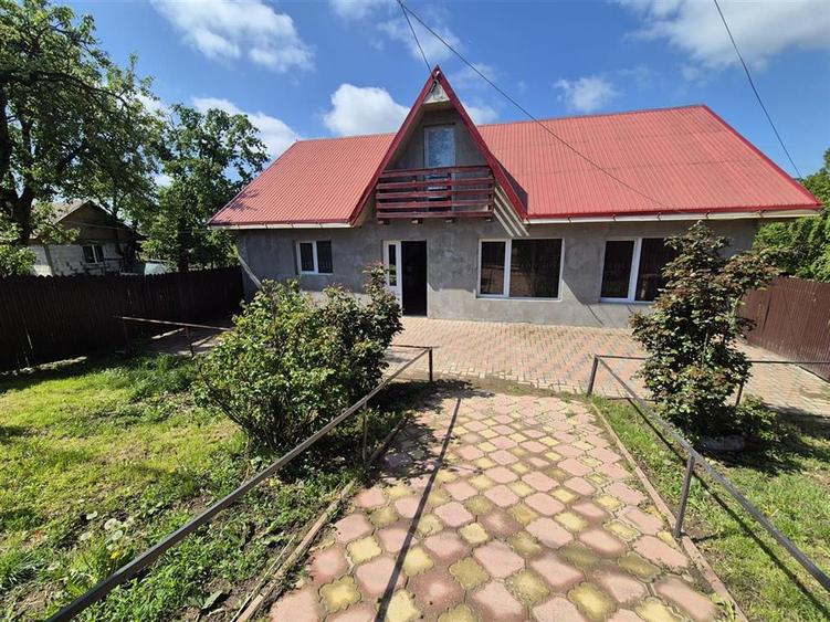 Casă cu 3 camere cu Teren 4000 Mp în Periferie