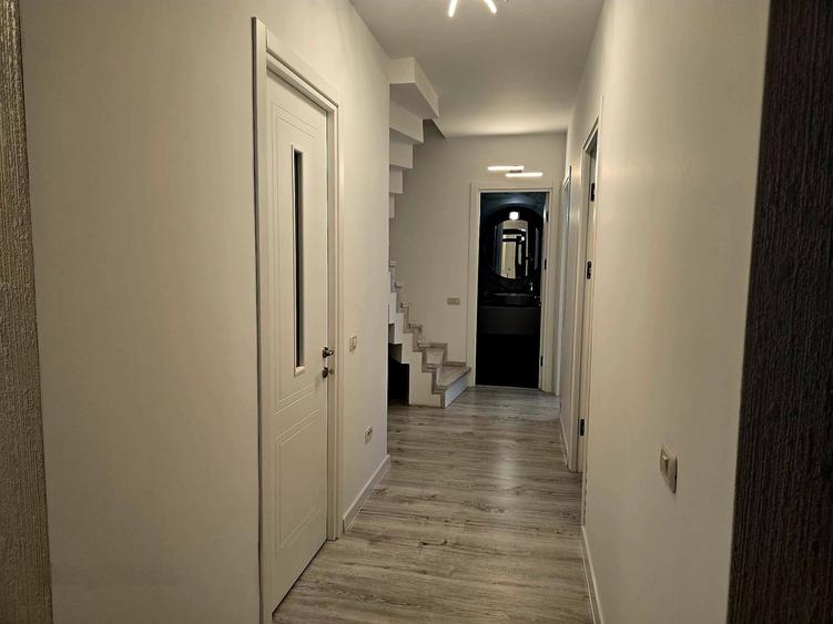 Casă individuală cu 5 camere cu Canalizare în Ștefănești