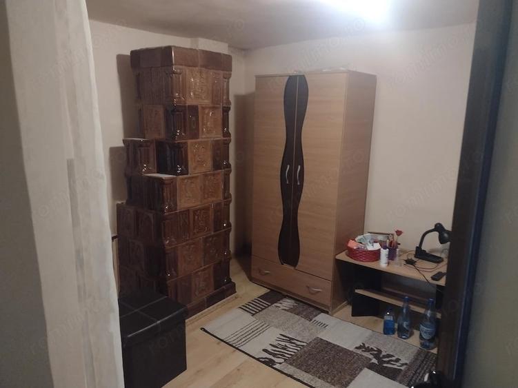Casă cu 4 camere cu Teren 1800 Mp în Teslui