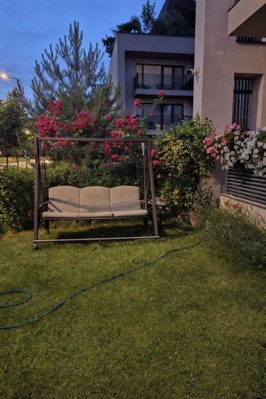 Apartament cu 3 camere semidecomandat în Tractorul