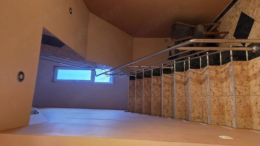 Casă cu 6 camere cu Teren 630 Mp în Girocului