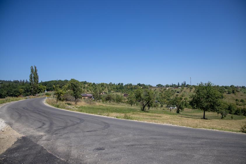 Teren extravilan de 4200 mp, în Vulcan