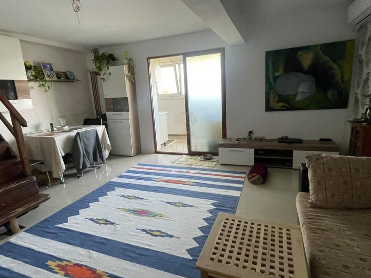 Apartament cu 3 camere decomandat, mobilat în Titan