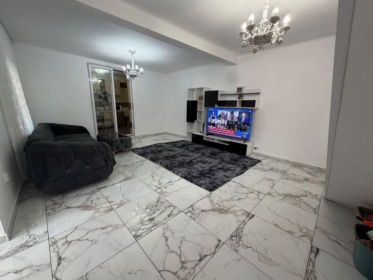 Casă cu 4 camere în Colentina