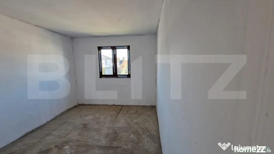 Casă cu 4 camere cu Teren 420 Mp în Stupini