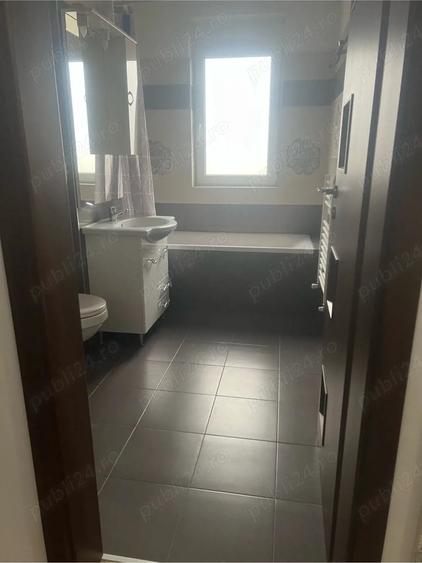 Apartament cu 3 camere decomandat în Lipovei