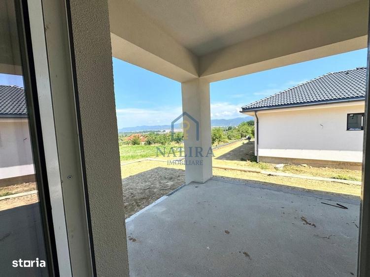 Casă cu 4 camere în Satu Nou de Jos