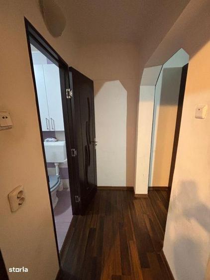 Apartament cu 2 camere semidecomandat, mobilat în Pantelimon
