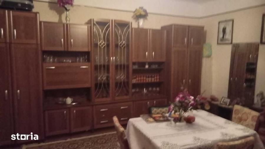 Casă cu 3 camere cu Teren 1080 Mp în Central