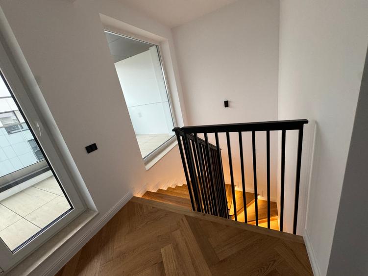Duplex cu 5 camere cu Canalizare în Pipera