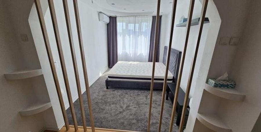 Apartament cu 2 camere semidecomandat, mobilat în Pantelimon