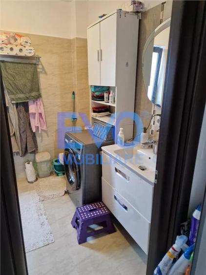 Apartament cu 3 camere semidecomandat în Valea Lupului