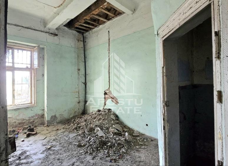 Casă individuală cu 55 camere cu Canalizare în Semicentral