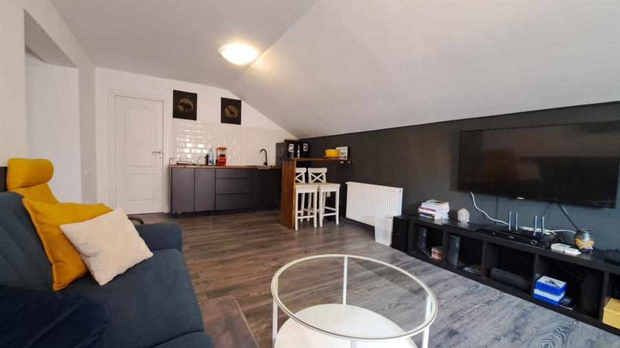 Casă individuală cu 5 camere cu Teren 300 Mp în Tunari