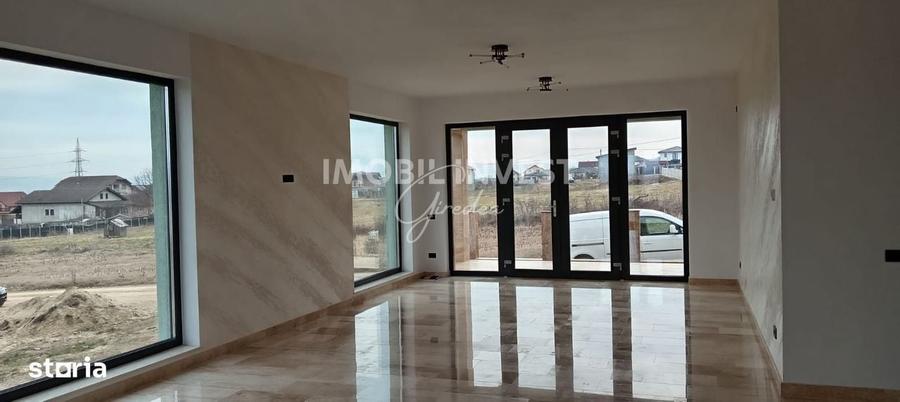 Casă cu 4 camere în Central
