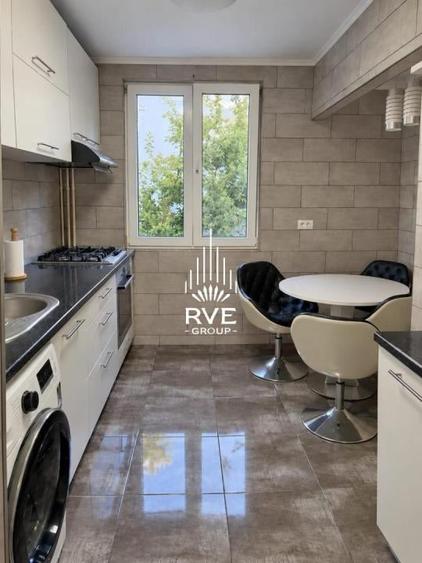 Apartament cu 3 camere în Drumul Taberei