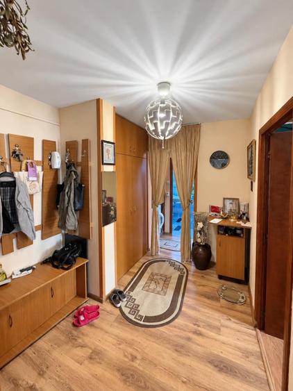 Apartament cu 2 camere decomandat, mobilat în Rovine