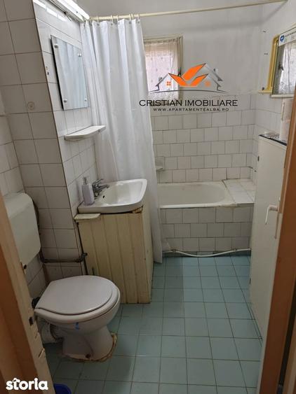 Apartament cu 3 camere decomandat în Cetate