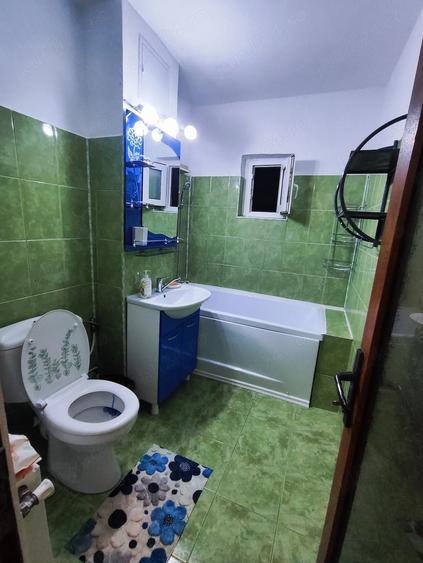 Apartament cu 2 camere decomandat în Craiovița Nouă
