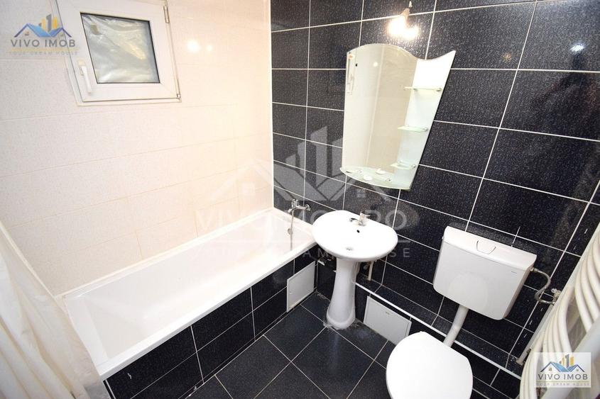 Apartament cu 3 camere semidecomandat în Titan