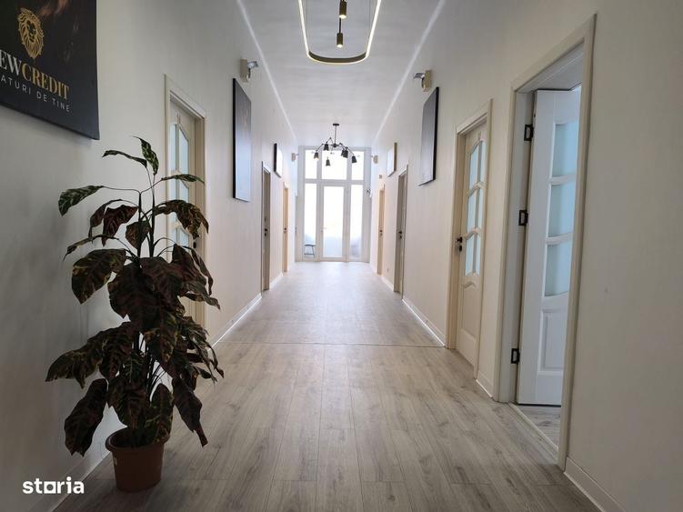 Spațiu comercial, de 810 mp, în Central
