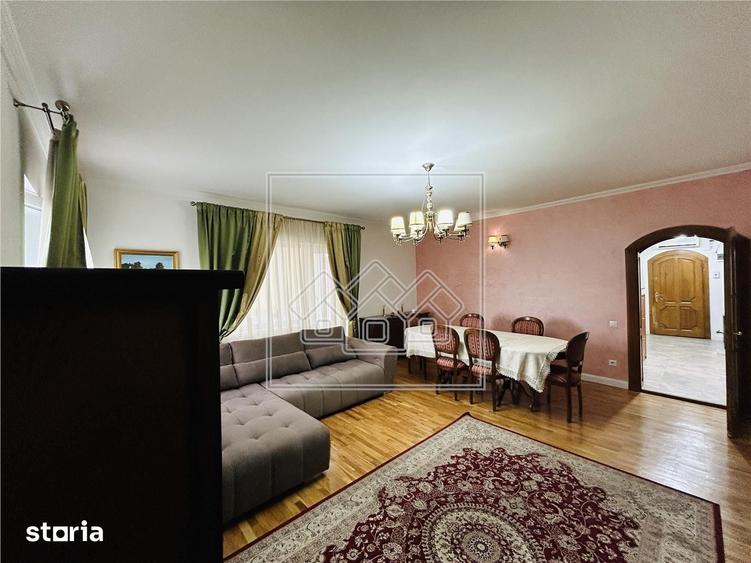 Apartament cu 4 camere în Ștrand