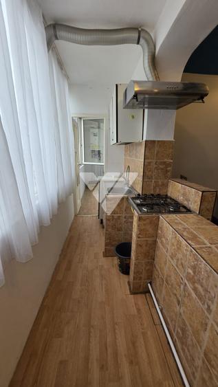 Apartament cu 3 camere semidecomandat, mobilat în Mihai Viteazul