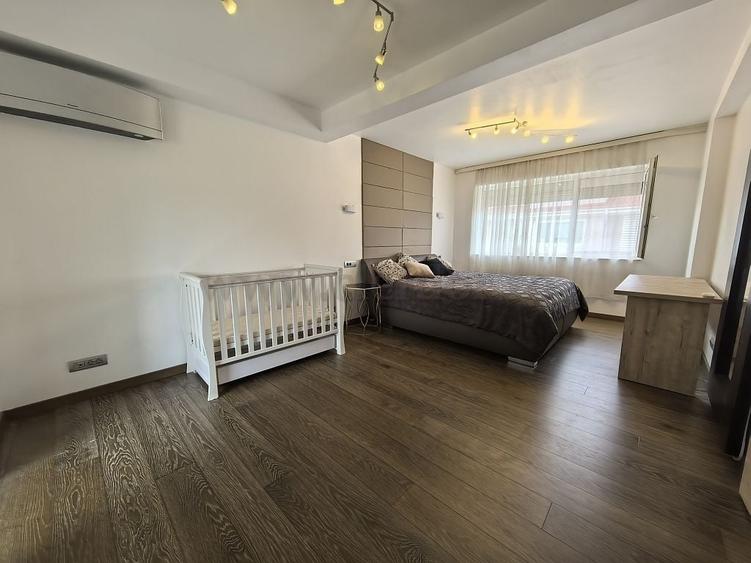 Casă individuală cu 3 camere cu Piscina în Pipera