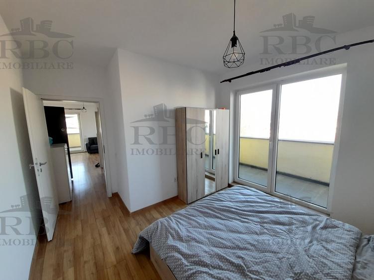 Apartament cu 3 camere semidecomandat, mobilat în Central