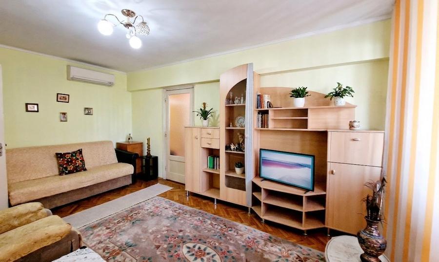 Apartament cu 2 camere semidecomandat, mobilat în P-ța Muncii