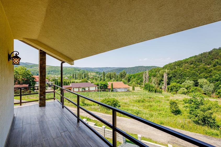 Hotel/Pensiune, de 73.699996948242 mp, în Sasca Montană