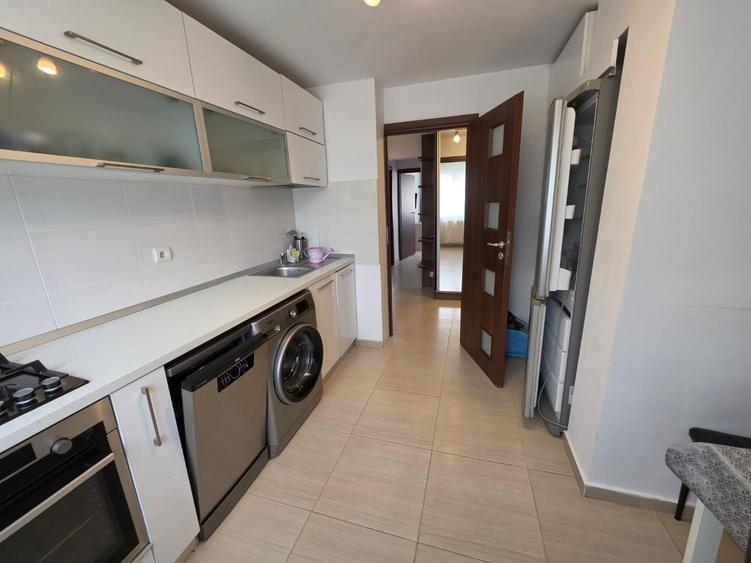Apartament cu 3 camere decomandat în 1 Decembrie 1918