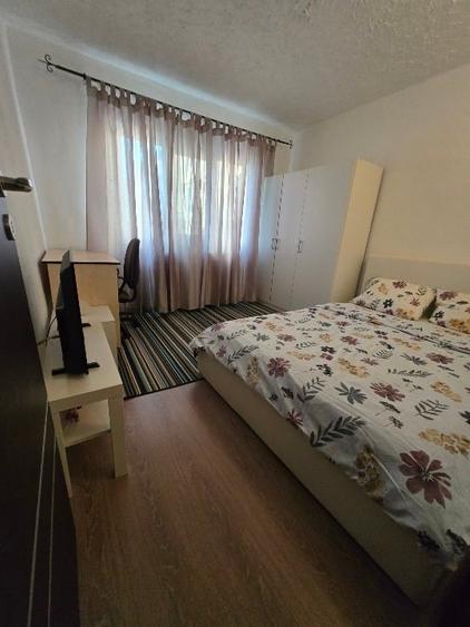 Apartament cu 2 camere decomandat în Lipovei