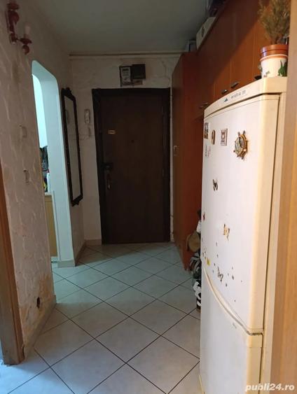 Garsonieră decomandată în Titan